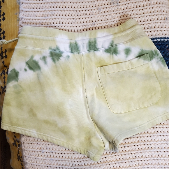Aritzia / TNA Tie Dye Sweat Shorts Sz XS - Picture 2 of 4